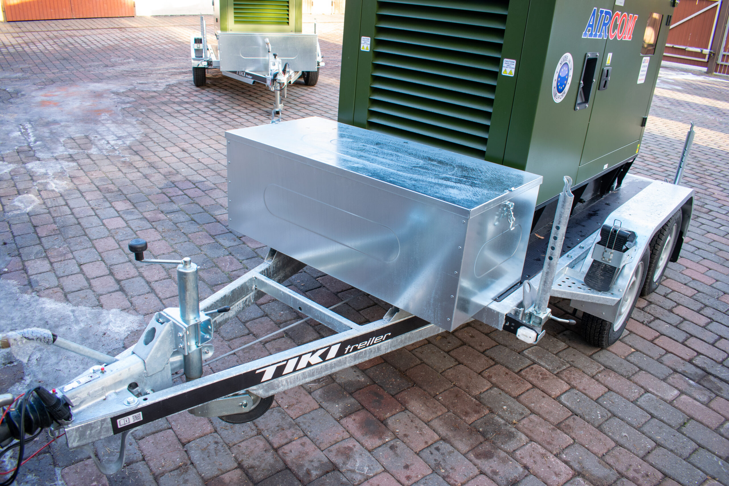 Diiselgeneraator haagisel ESE25TBI + GP250-DRB | Aircom