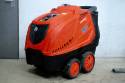 KASUTATUD Kuumaveepesur SYNCRON-H4 D2021P T, 200bar, 1300l/h